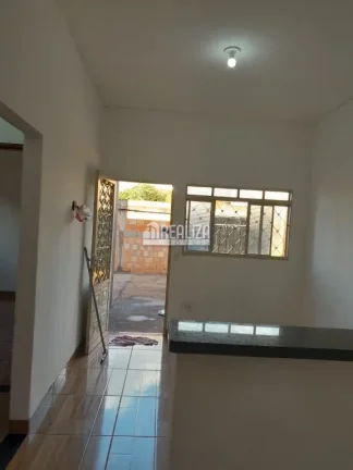 Imagem Vende-se casa com dois quartos no Bairro Monte Castelo- Igarapava/SP