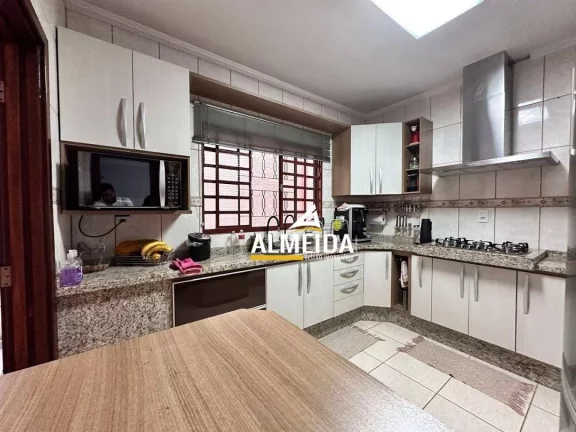 Imagem Casa com 3 dormitórios à venda, 134 m² por R$ 550.000,00 - Estádio - Rio Claro/SP