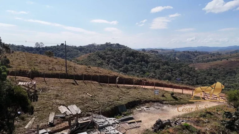Imagem Terreno com 23.840m² no Parque da Ferradura Seu Refúgio em Campos do Jordão