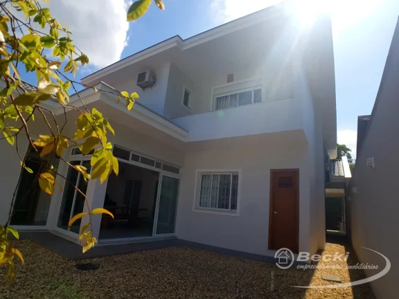 Imagem Casa de Alto Padrão no Bairro Floresta em Joinville