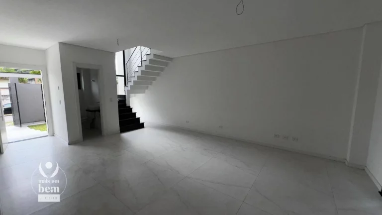 Imagem Sobrado triplex com 160 m², terraço com churrasqueira, 3 quartos (1 suíte), à venda por R$ 1.290.000 - São Lourenço - Curitiba/PR