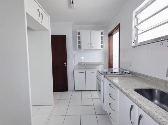 Imagem Apartamento No Jardim Paulista, 2 Dormitórios ( 1 suíte), 1 vaga de garagem ( prédio com manobrista e portaria 24hs). Excelente Localização