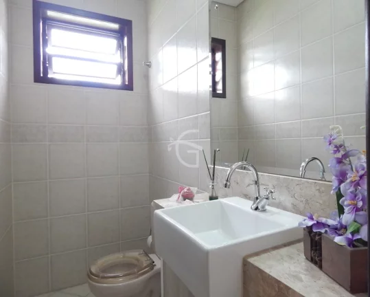 Imagem CASA NO AMÉRICA COM AMPLO TERRENO!