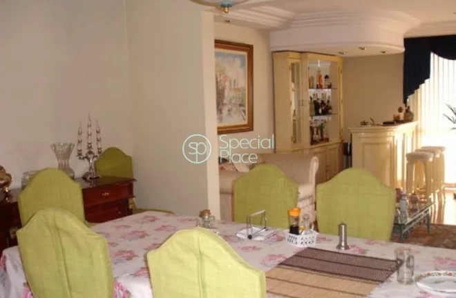 Imagem Apartamento amplo na Rua Bahia. Ótima oportunidade. São 260m2 com 4 suítes e 4 vagas na garagem. ...