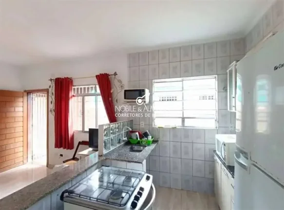 Imagem Casa térrea geminada.
50 metros da Orla.