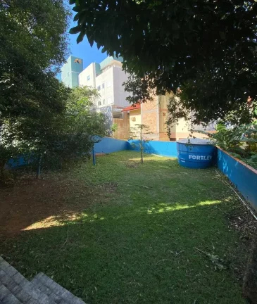 Imagem Casa com 4 dormitórios sendo 3 suítes e 4 vagas de garagem, a 200m do mar em Bombinhas/SC
