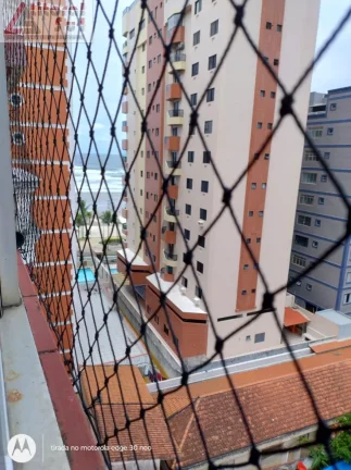 Imagem Imperdível cobertura de 2 quartos com suite e 2 vagas de garagem em Praia Grande-SP!