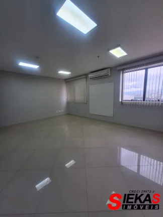 Imagem Sala comercial para locação na Penha de França, São Paulo-SP: 3 salas, 2 banheiros, 1 vaga de garagem, 65m² de área.