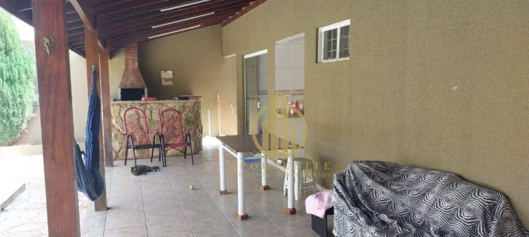 Imagem Casa com piscina em um espaço de 339 m²