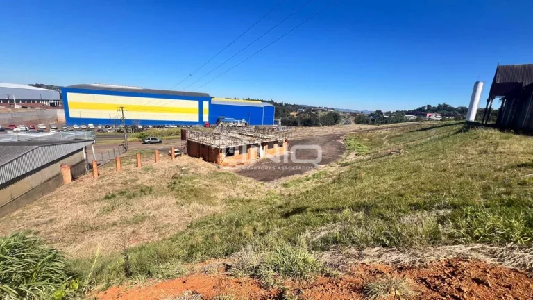Imagem Terreno Empreendimento Comercial de Baracões - Bairro Planalto / BR 158