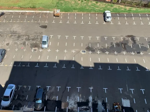 Imagem Apartamento com 3 quartos sendo 1 suíte, duas vagas, sacada, em bairro nobre, com localização pri...