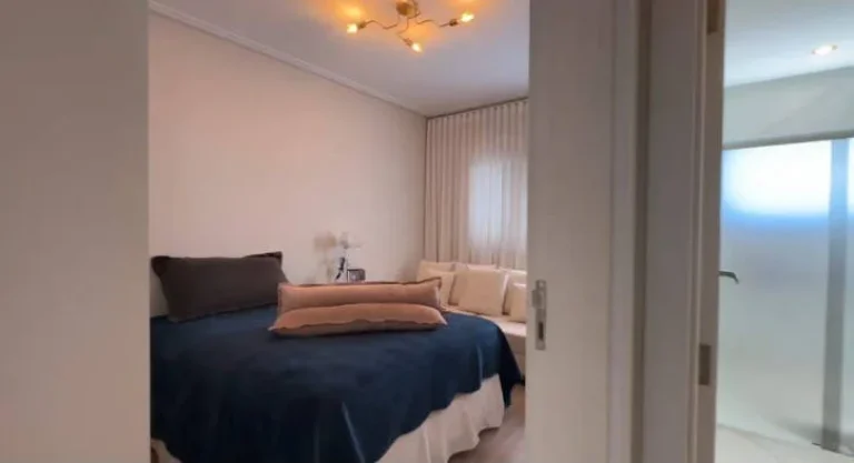 Imagem Casa Sobrado, 3 Dormitórios ( 1 Suíte), 4 Vagas, Terras do Vale - Caçapava.