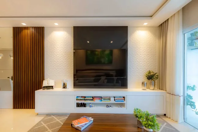 Imagem Apartamento com 2 demi suítes e 1 suíte, 2 vagas de garagem no Centro de Balneário Camboriú