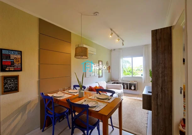 Imagem Casa 2 dormitórios com pátio fundos e frente com box para carro - Cachoeirinha