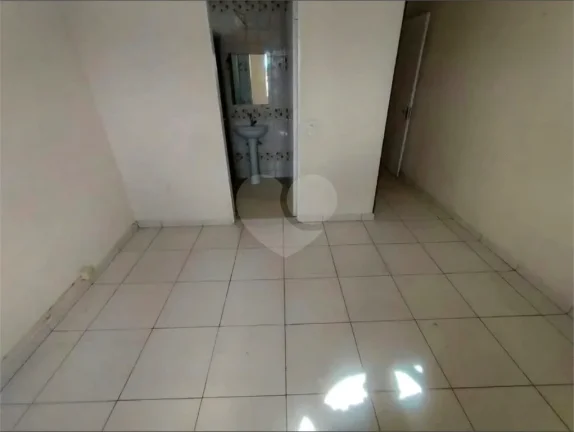 Imagem Casa à venda com 3 quartos, sendo 1 suíte, no condomínio Alameda do Eucaliptos, São Paulo - SP