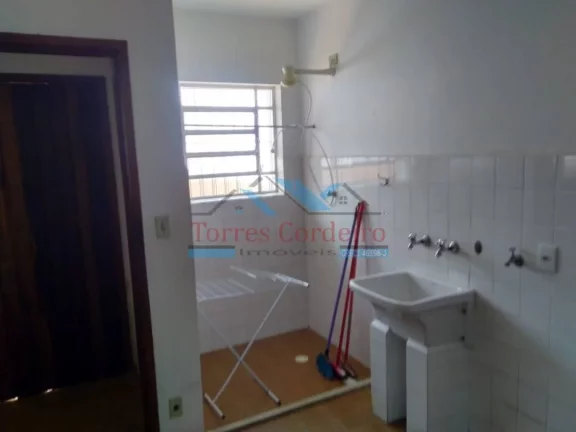 Imagem Sobrado com 3 Quartos e 2 vagas para Alugar residencial ou comercial