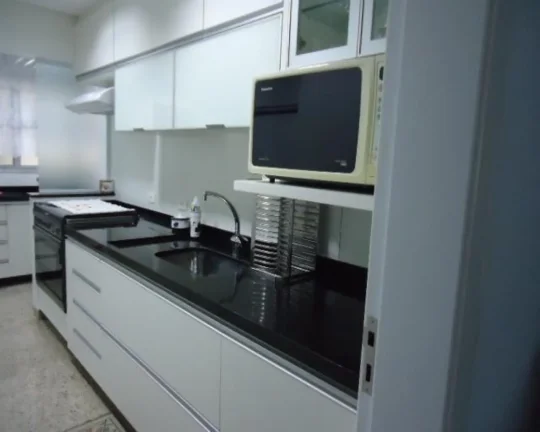 Imagem Apartamento à venda no Guarujá na Praia das Pitangueiras.