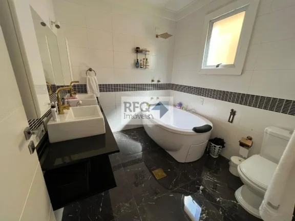 Imagem Impecável Casa em Condomínio no Brooklin Velho - 4 Quartos, 4 Suítes, 3 Salas, 5 Banheiros, 3 vagas, 269m² - Venda ou Locação em SP