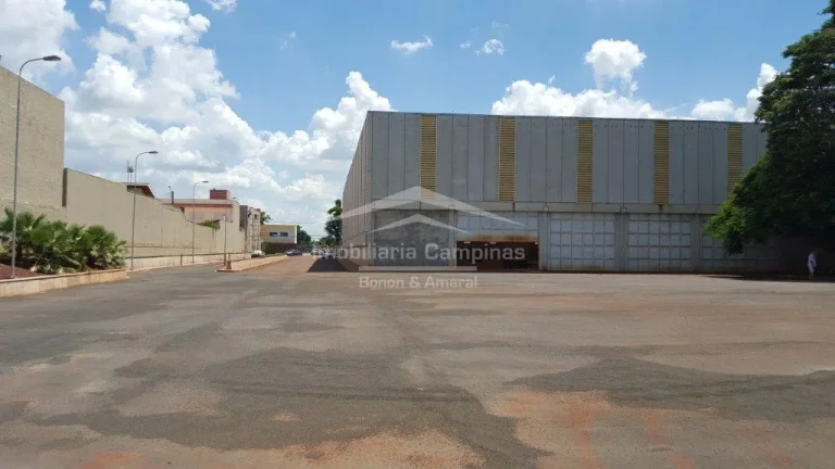 Imagem Prédio industrial/comercial diferenciado, próximo da Rodovia Professor Zeferino Vaz (SP 332), pró...