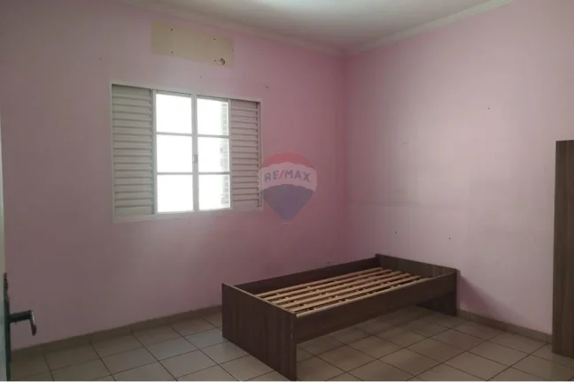 Imagem Casa na Vila Jardini com 4 Quartos, Piscina e Jardim em Sorocaba