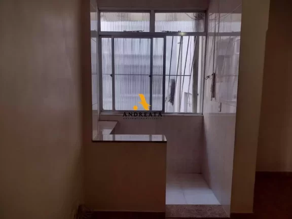 Imagem Gloria - Rua Santo Amaro - Vendo ótimo apto 2 quartos , boa cozinha - localiação privilegiada - R$390.000,00 - Agende uma visita!