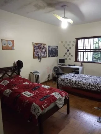 Imagem Casa com 3 dormitórios à venda, 234 m² - Moema - São Paulo/SP