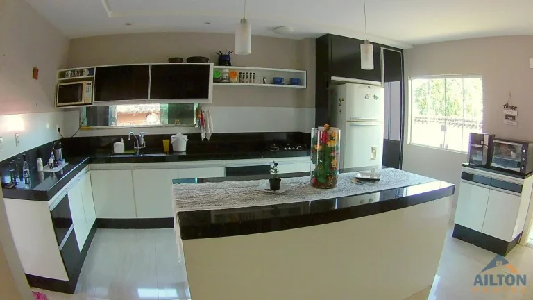 Imagem Casa Duplex com 3 Suítes à Venda em Praia de Santa Mônica - Guarapari/ES