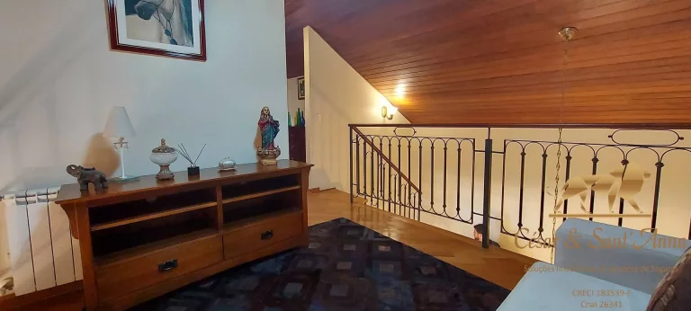 Imagem Lindo Apartamento Duplex e com ótima localização em Campos do Jordão-SP