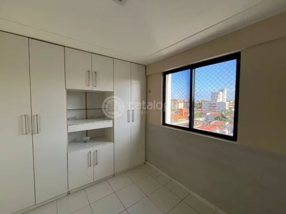Imagem Apartamento a venda em Morro Branco - bem localizado - com 3 quartos - Elevador