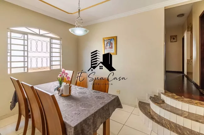 Imagem Casa à Venda 3 Quartos Bairro Alvorada - Contagem MG