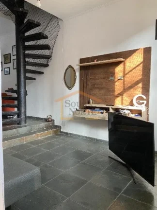 Imagem Sobardo 4 dormitórios, sendo 2 suítes, sala ampla e bem iluminada, lavabo, cozinha, quintal, sem v...