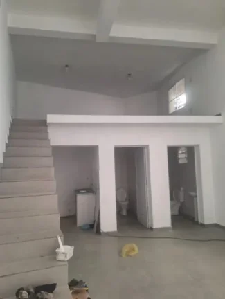 Imagem Galpão Comercial para Locação em Barueri-SP, Jardim Belval - 2 Banheiros, 240m² de Área!