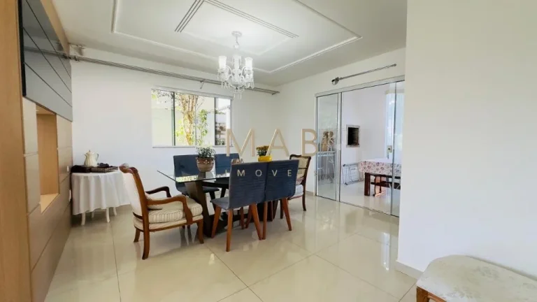 Imagem Imperdível Casa à Venda: 4 Quartos, 4 Suítes, 1 Sala, 5 Banheiros, 3 Vagas de Garagem em Ingleses do Rio Vermelho, Florianópolis-SC!