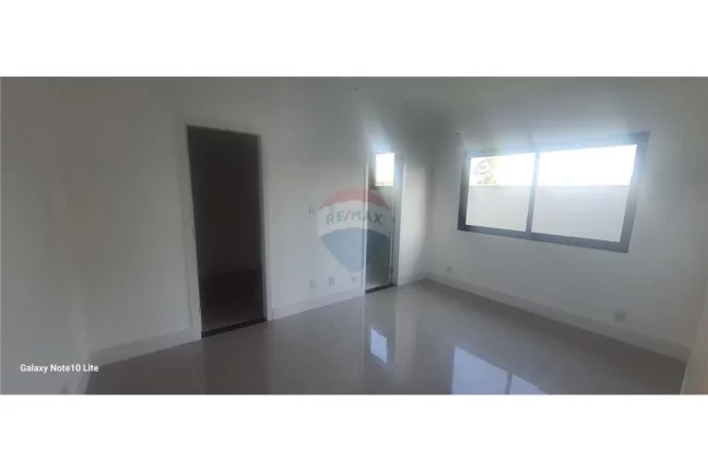 Imagem Maravlhosa Casa no Mais Completo Condomínio de Maricá!!!