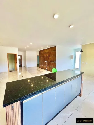 Imagem Casa a venda em Atibaia - Condomínio Fechado, 1.000 m² e 3 Suítes!