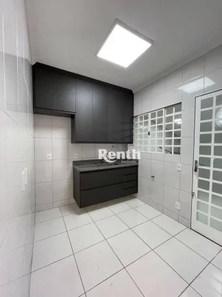 Imagem Sobrado em condomínio com 3 dormitórios por R$ 530.000