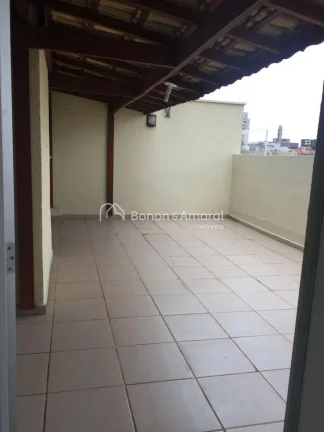 Imagem Com 138m² de área privativa, o imóvel oferece uma ampla sala para dois ambientes (jantar e estar)...