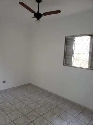 Imagem Ótimo apartamento para locação com excelente localização, 2 dormitórios com ventilador de teto...