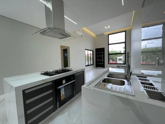 Imagem Casa Espetacular à Venda no Condomínio Portal Ville Jardim Europa, em Boituva