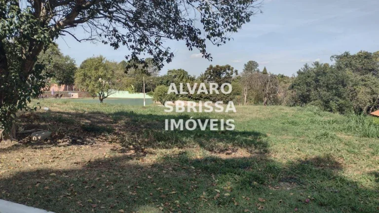 Imagem Excelente terreno com ótima topografia de esquina à venda com 3.000 m2 no Condomínio Village Castelo em Itu SP ao lado da Rod Castelo Branco
