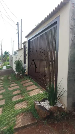 Imagem Casa Tipo Edícula com Amplo Quintal Frontal à Venda – Espaço e Conforto para Você!