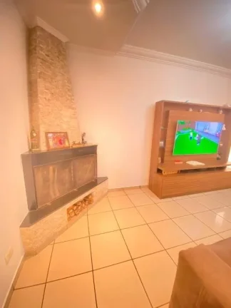 Imagem Sobrado com 165 m² 3 Dormitorios sendo 2 Suites 2 Vagas de Garagens