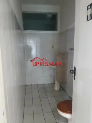 Imagem Vende Casa no Gonzaga, Santos - 500 mts