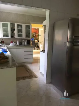 Imagem Alphaville 8 Casa de 380m² com 4 Dorms sendo 1 Suíte e 4 Vagas de Garagem