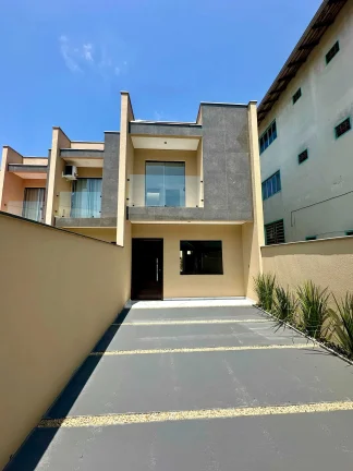 Imagem Geminado com 3 dormitórios sendo 1 suíte e 1 vaga de garagem - Adhemar Garcia | Joinville/SC