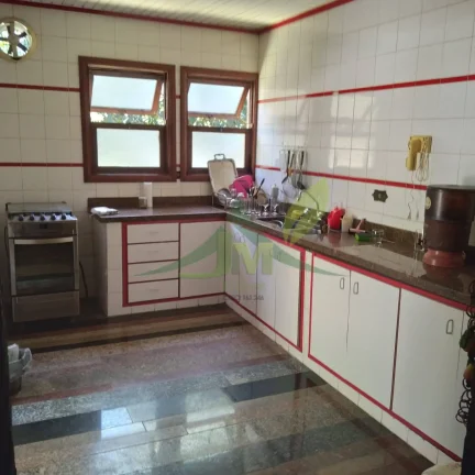 Imagem Bela Casa à Venda no Condomínio Clube da Montanha em Atibaia