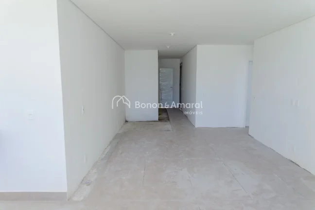Imagem Casa a venda frente ao mar na Praia das Cigarras em São Sebastião, localizada em condomínio fecha...