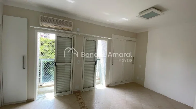 Imagem Apartamento à venda no Cambuí, com sol da manhã e fino acabamento. Possui dois dormitórios com a...