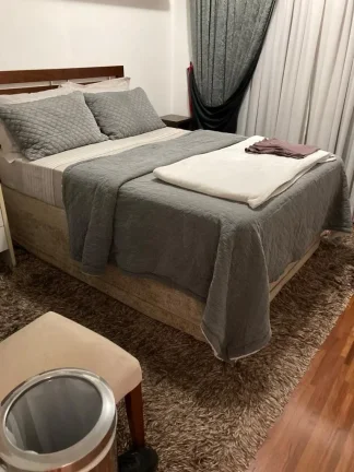 Imagem Apartamento 230 M², 3Q, 3 Suítes, 3 Banheiros, 4 Vagas, Sala espaçosa, Piscina, Academia, Quadra, Salão de festas, Lavabo, Próximo ao metrô.