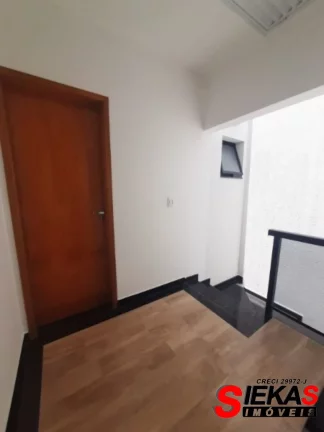 Imagem Impecável residência à venda na Penha de França, São Paulo-SP: 3 quartos, 3 suítes, 1 sala, 4 banheiros, 2 vagas, 121m²!